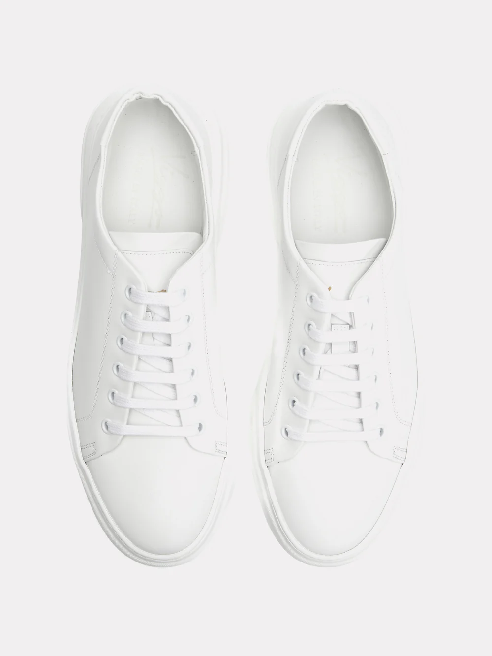 Sneakers albi cu logo auriu