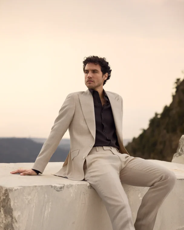 Costum bej Made to Measure, tesatura Loro Piana — foto 2