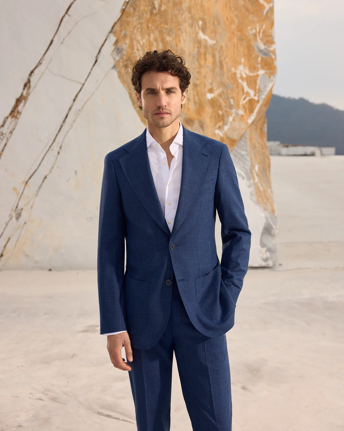 Costum albastru tesatura Loro Piana