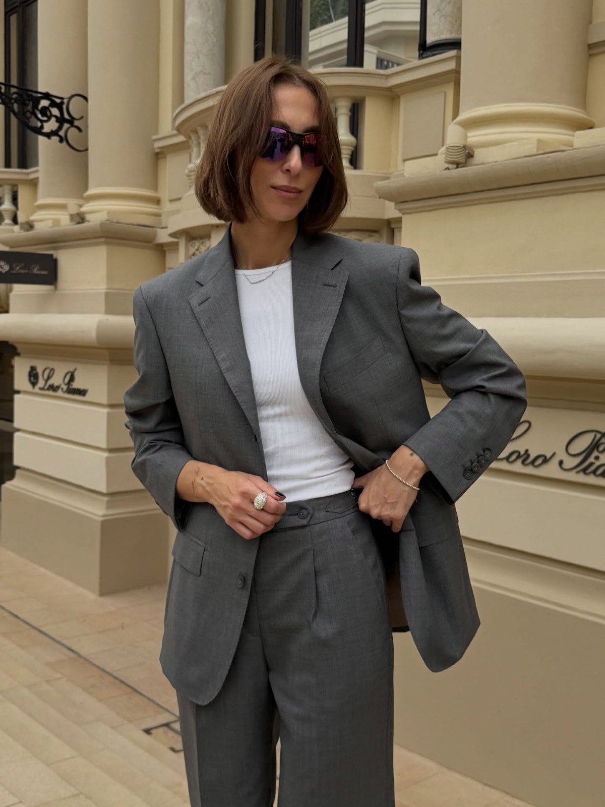 Sacou de damă oversize gri cu pantaloni largi