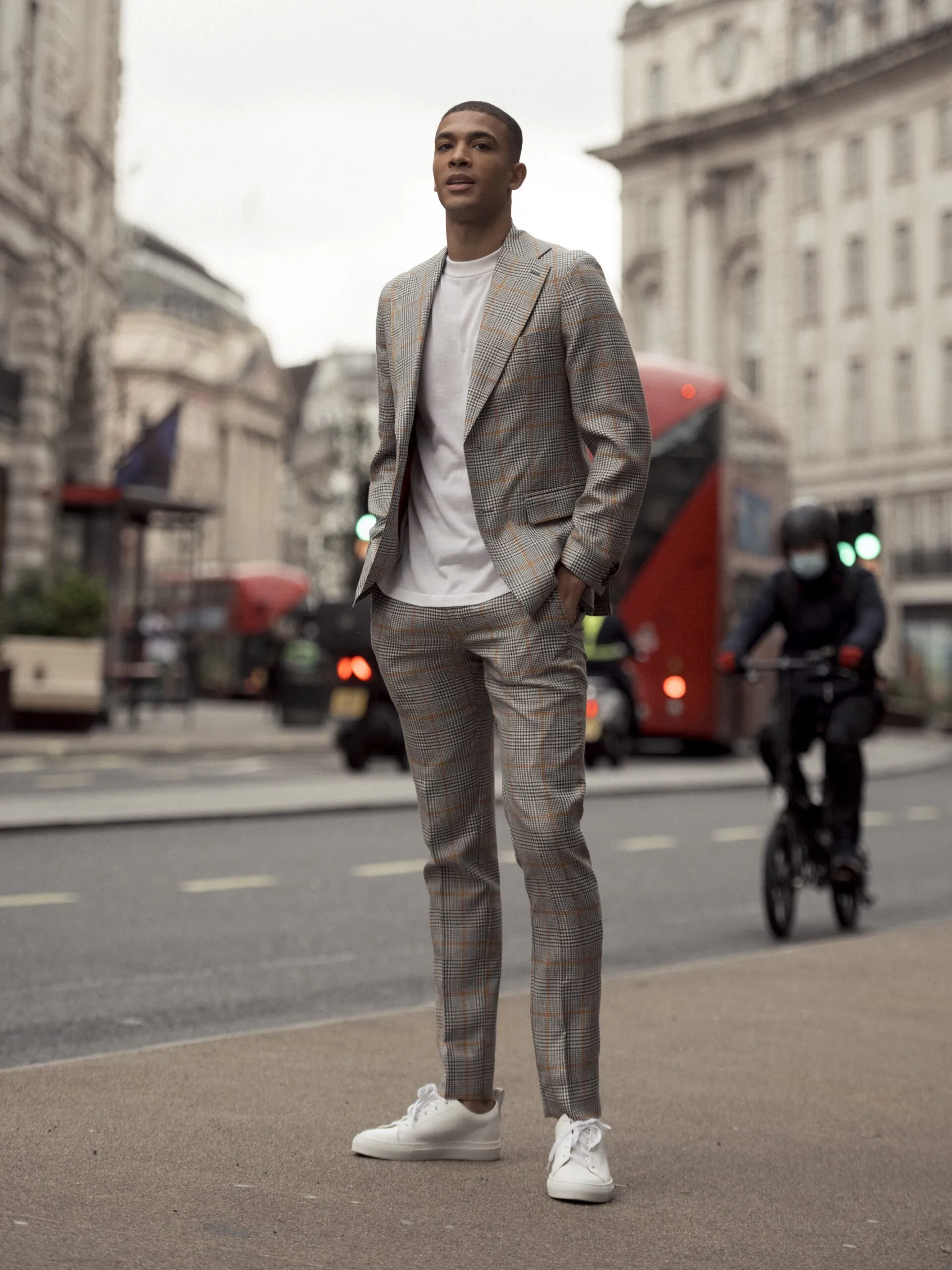 COSTUM DOUA PIESE IN CAROURI GRI, TAILORED FIT - imagine 4